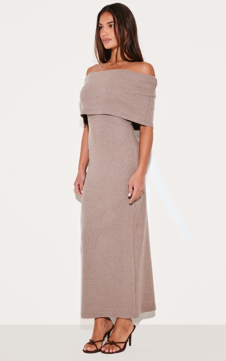 https://cdn-img.prettylittlething.com/0/b/f/b/0bfb829c02bd53d165a4bbf304e7fa5fb2f3048d_cnl8686_3.jpg