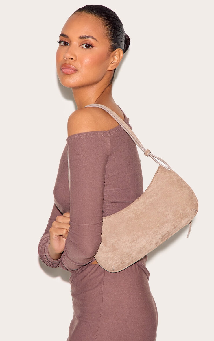 https://cdn-img.prettylittlething.com/1/0/6/2/1062f4b51ed45d1e5cb730302808c7e9ac5ae737_cnl7998_5.jpg