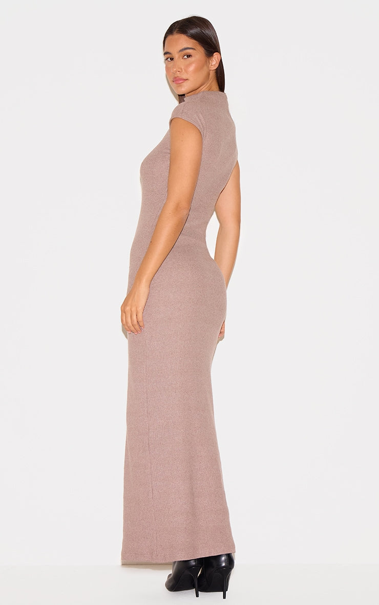 https://cdn-img.prettylittlething.com/1/4/b/8/14b8b07029e3d262b2af5c2f063a3b5da4f40b64_cnl8688_2.jpg