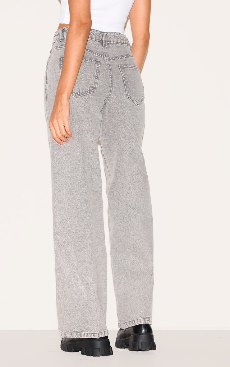 https://cdn-img.prettylittlething.com/1/e/c/4/1ec425b8f26929b19a8f70bb1bfefbd6c1c9e9ce_CNL0365_3_vintage_grey_seam_detail_straight_leg_jeans.jpg