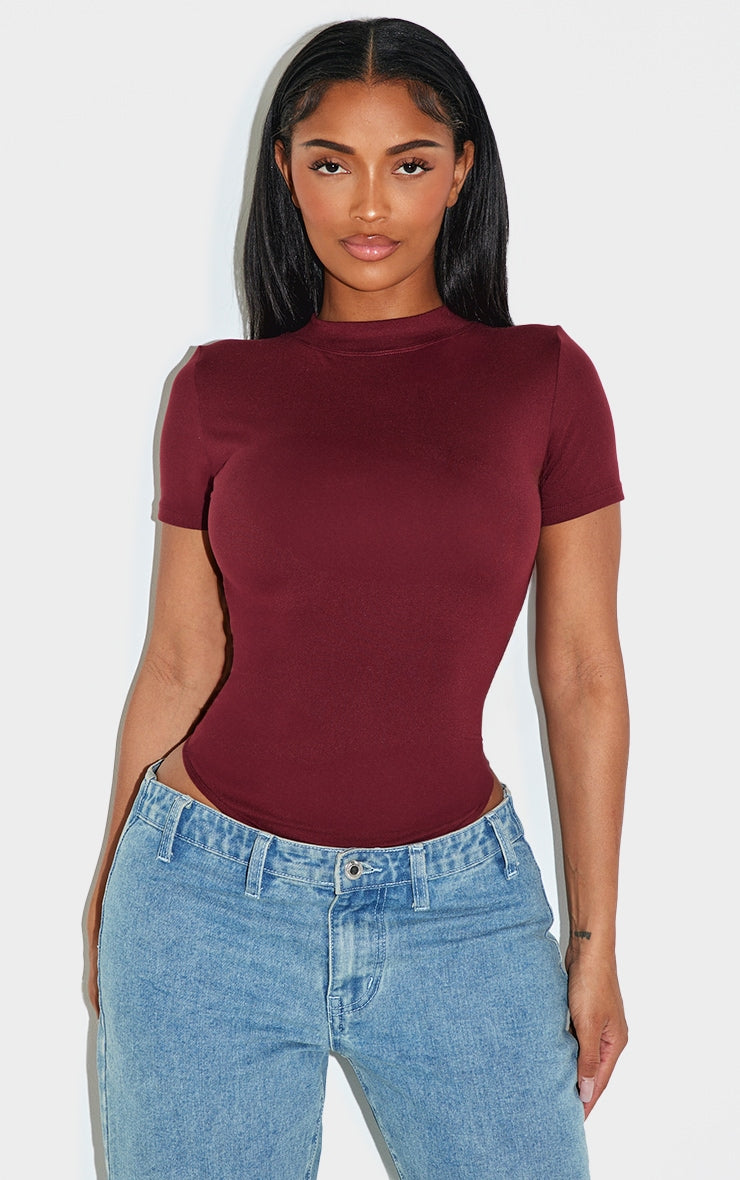 https://cdn-img.prettylittlething.com/2/0/7/5/2075a05c002b6fc55bc975288156505fc14eb1a2_cnl9499_1.jpg