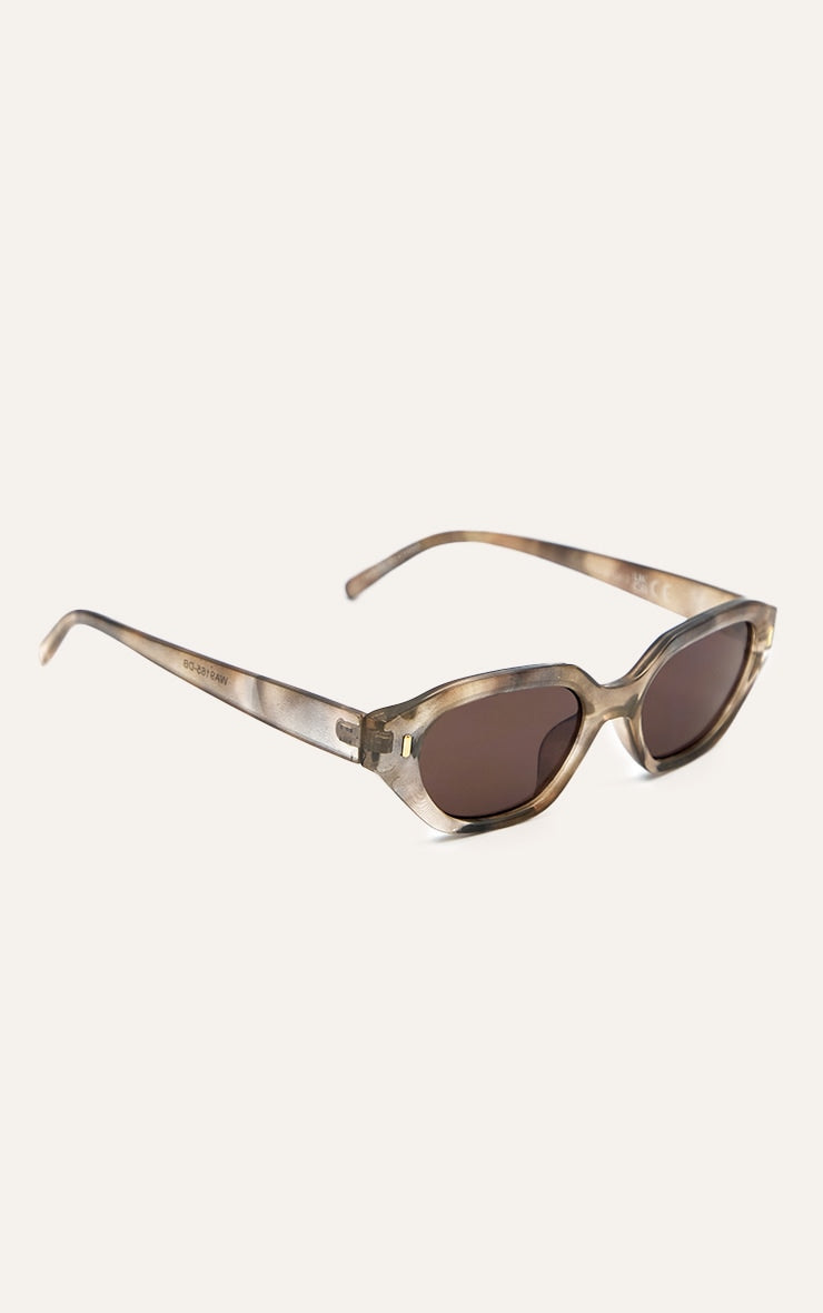 https://cdn-img.prettylittlething.com/3/c/d/0/3cd0bcebdd3d397c96847769ea59f7f0e85b6db8_CNM9165_3_brown_brown_acrylic_cat_eye_sunglasses.jpg