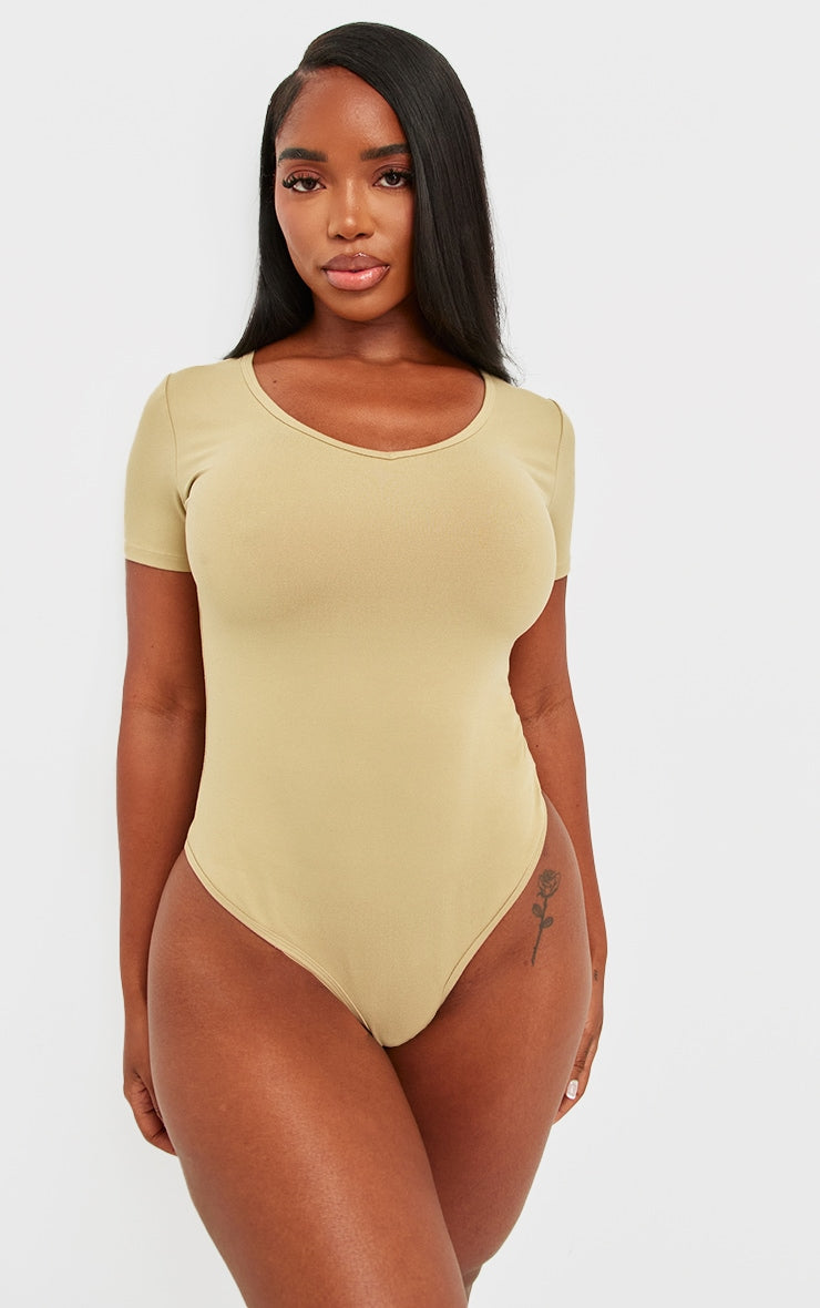 https://cdn-img.prettylittlething.com/4/0/3/0/403019ddf8c3589952ca38c902273c55be2021bd_cnj7651_3.jpg