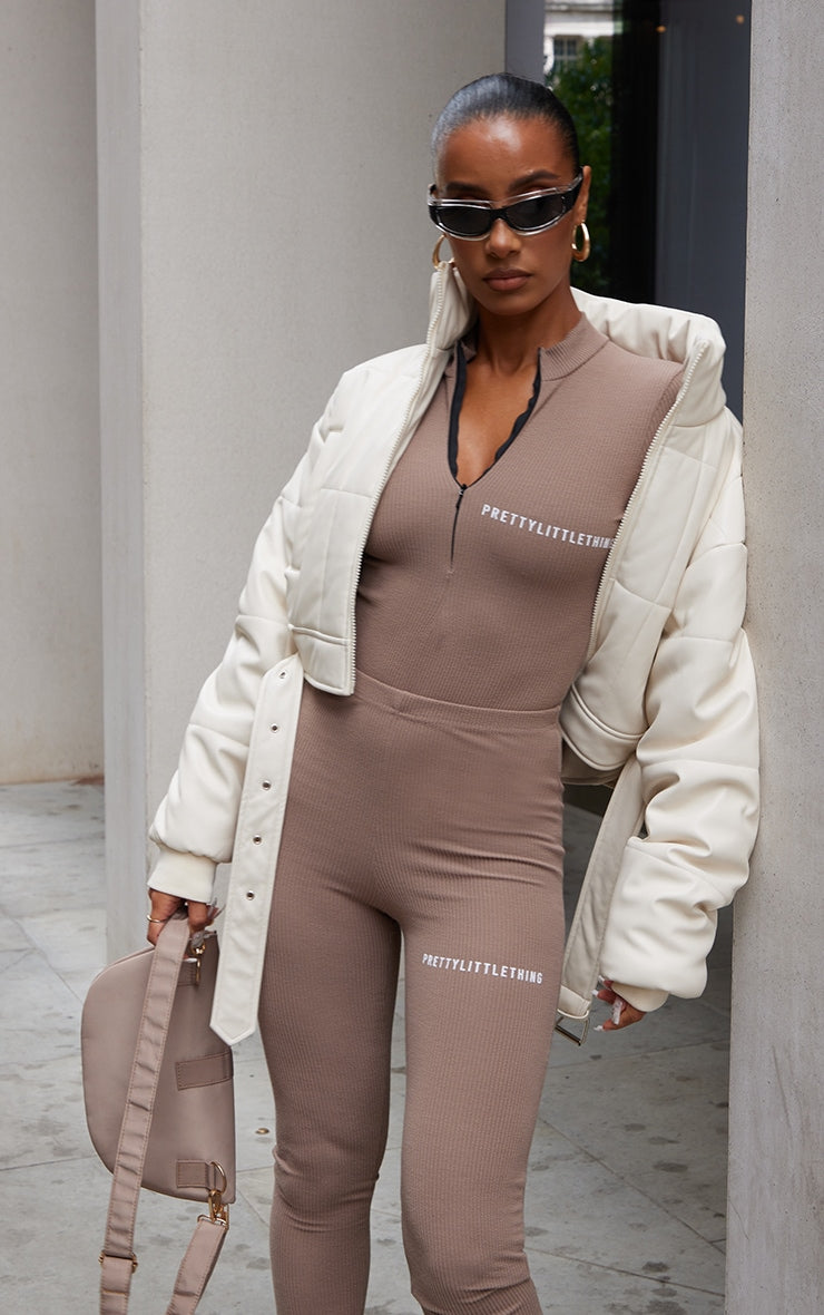 https://cdn-img.prettylittlething.com/4/0/e/7/40e796618f4065e7b0e246302766e4ed36de59de_cna8155_2.jpg