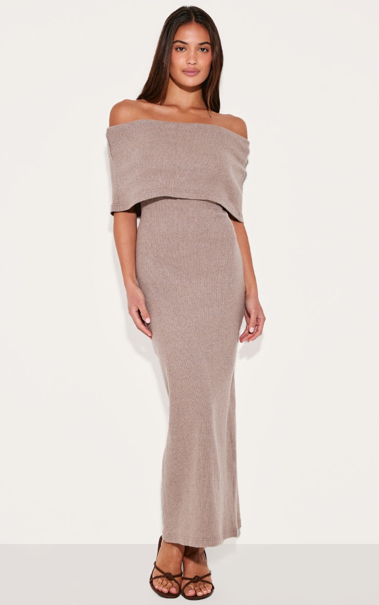 https://cdn-img.prettylittlething.com/5/b/c/f/5bcf8e3c10a8d74e62d796193fca3f804cd0f2ec_cnl8686_1.jpg