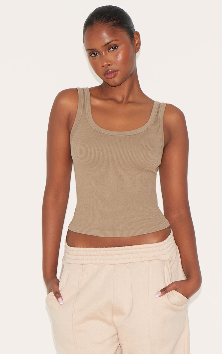 https://cdn-img.prettylittlething.com/6/0/6/f/606f329e5cc89c309b676ab8ca159904b6fed0d6_CNC5413_1_coffee_contour_rib_scoop_vest.jpg