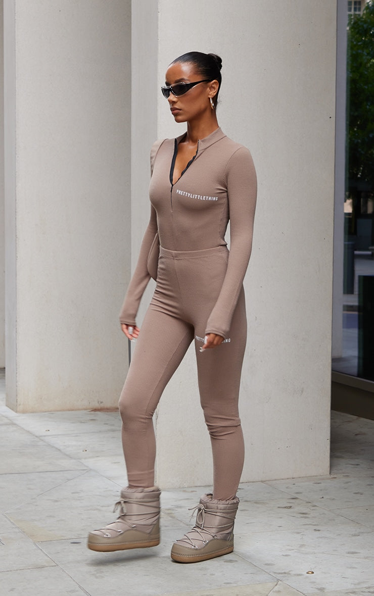https://cdn-img.prettylittlething.com/7/c/3/a/7c3aa6ec6d21a8f570429952aaf9e7ae1ab3d977_cna8155_3.jpg