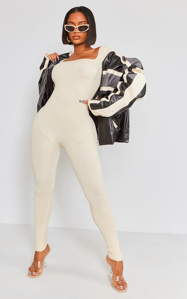 https://cdn-img.prettylittlething.com/8/0/5/9/8059a9197a9d034f078e964090ebd818e311cded_cng3504_3.jpg