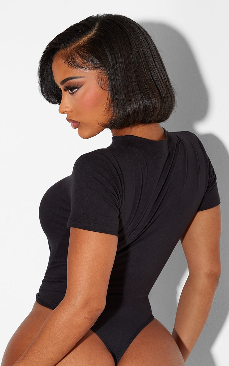 https://cdn-img.prettylittlething.com/8/c/3/4/8c34439f622e48f53f7c34b42c9ae667b3899c3d_cni3063_2.jpg