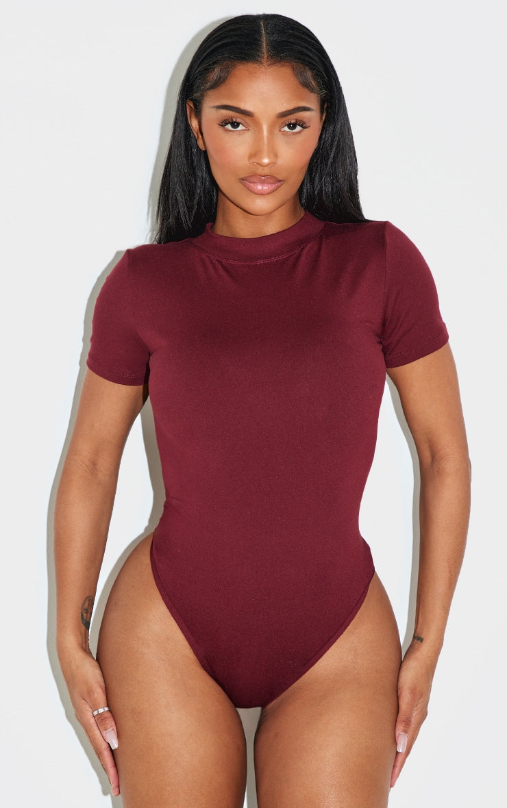 https://cdn-img.prettylittlething.com/8/e/a/8/8ea8ea819f03f66b2429087b7ebcd0065222f0ae_cnl9499_2.jpg