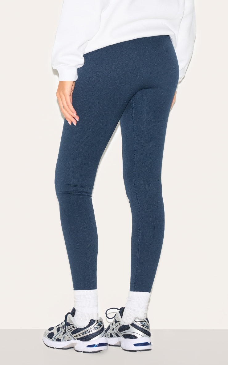 https://cdn-img.prettylittlething.com/9/2/7/6/92766b664741da8baee0bba3d3b21c55bbe1b1f1_cmp8591_3.jpg