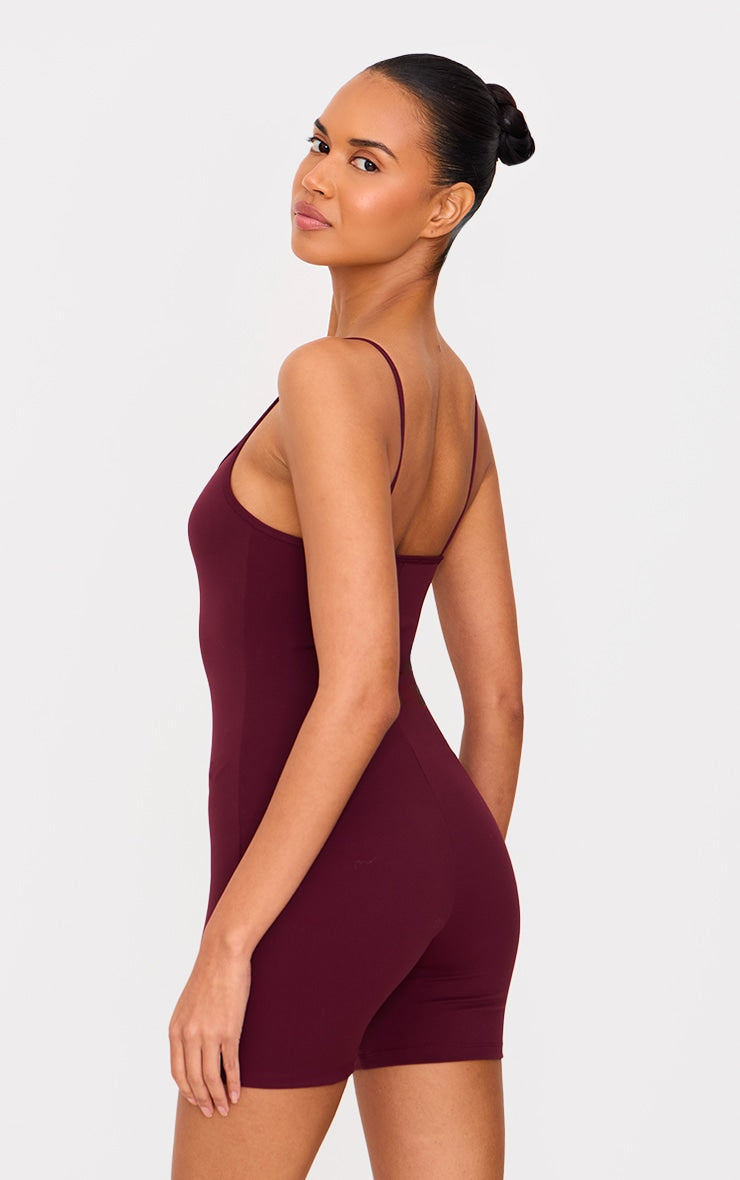 https://cdn-img.prettylittlething.com/9/6/d/b/96db97f5c78d632e7df8300d39faf6e157c4cfe3_cnl1951_2.jpg