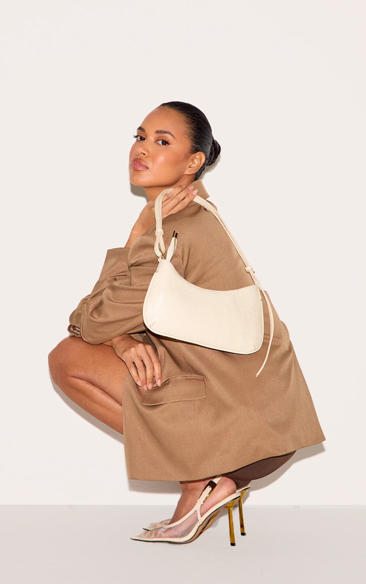 https://cdn-img.prettylittlething.com/9/8/6/7/9867cd670e2c71ee265edf9e00c77f88336671ca_cnl7999_5.jpg