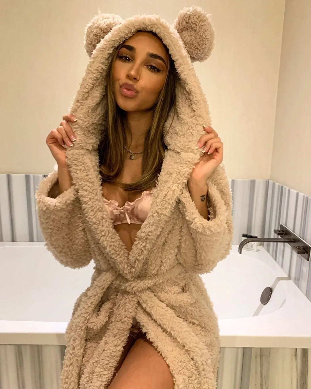 Women Warm Kimono Robe Plush Fleece Bathrobes Soft Long Sleeve Animals Ears Hooded Night-robe Loungewear Pajama Sleepwear