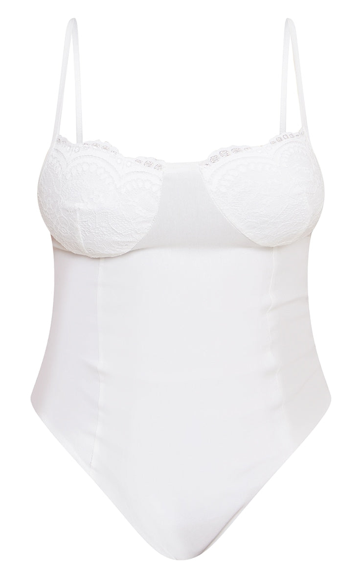 https://cdn-img.prettylittlething.com/a/0/3/7/a037e9ecc22e4f82460af34fb16f11ccbeea92b4_cna2317_5.jpg