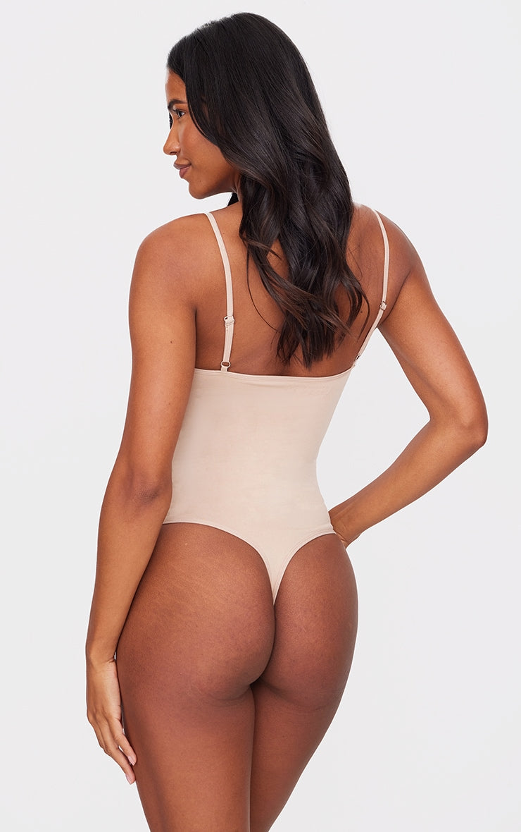 https://cdn-img.prettylittlething.com/a/7/d/4/a7d425f76f785bb35e9dd2436c1ba6a1b608428d_cna3124_2.jpg