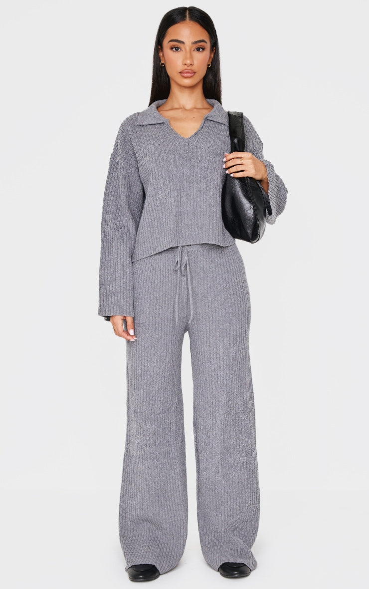 https://cdn-img.prettylittlething.com/a/8/c/3/a8c331205fd363e64ed34e39885b40aeb2d6b5e0_cnl9165_3.jpg