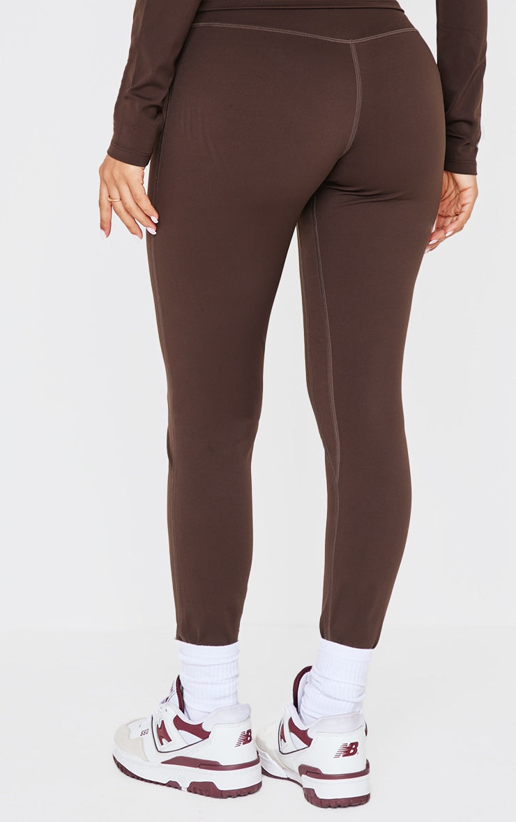 https://cdn-img.prettylittlething.com/a/9/1/6/a916183163146e1359c2e88f8ca4578ea0d0949f_cnl7314_3.jpg