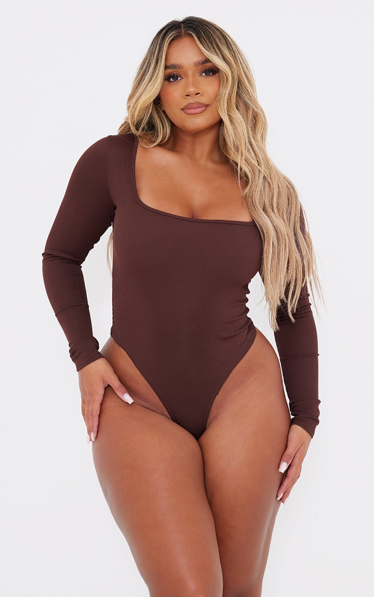 https://cdn-img.prettylittlething.com/b/7/7/9/b7790705716739937af6c82db5b25c387d6842bd_cnh1573_2.jpg