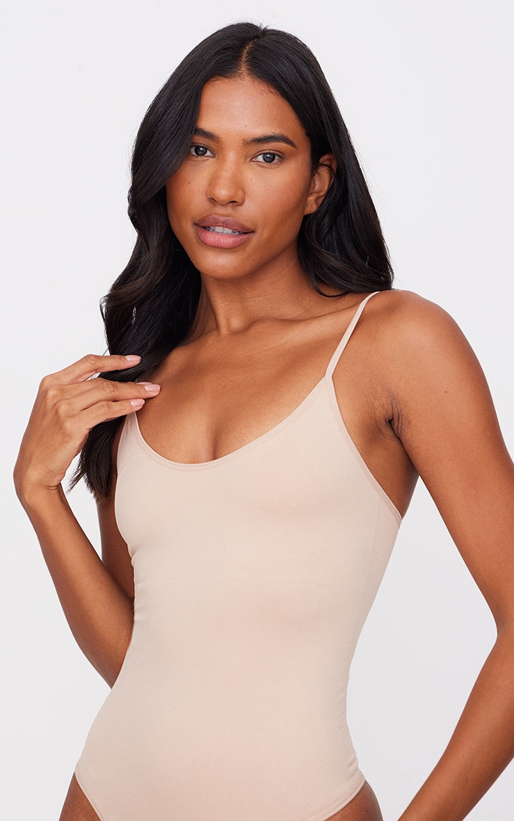 https://cdn-img.prettylittlething.com/b/b/b/a/bbbab5d80ab464496468edb0401f3d61d3bb1021_cna3124_4.jpg