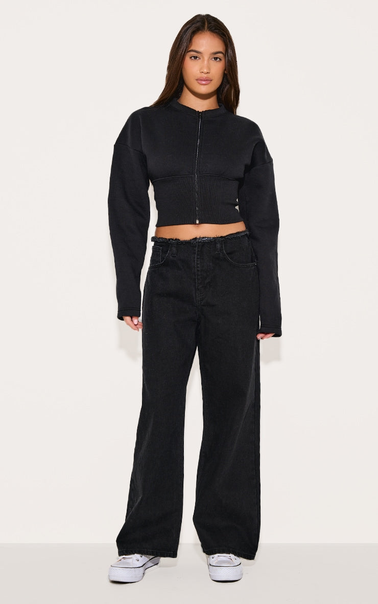 https://cdn-img.prettylittlething.com/b/c/4/7/bc47f7892fc90e7a6f030577aa6ccba32c6a3d6c_CNL9143_3_black_extreme_cinched_waist_sweatshirt.jpg