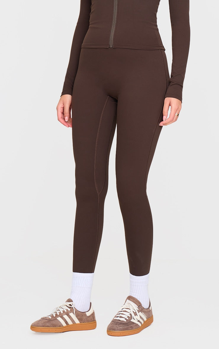https://cdn-img.prettylittlething.com/c/4/1/b/c41b2aeba8d5bd0381c38cf95905ec32a519ed14_cnl7364_2.jpg