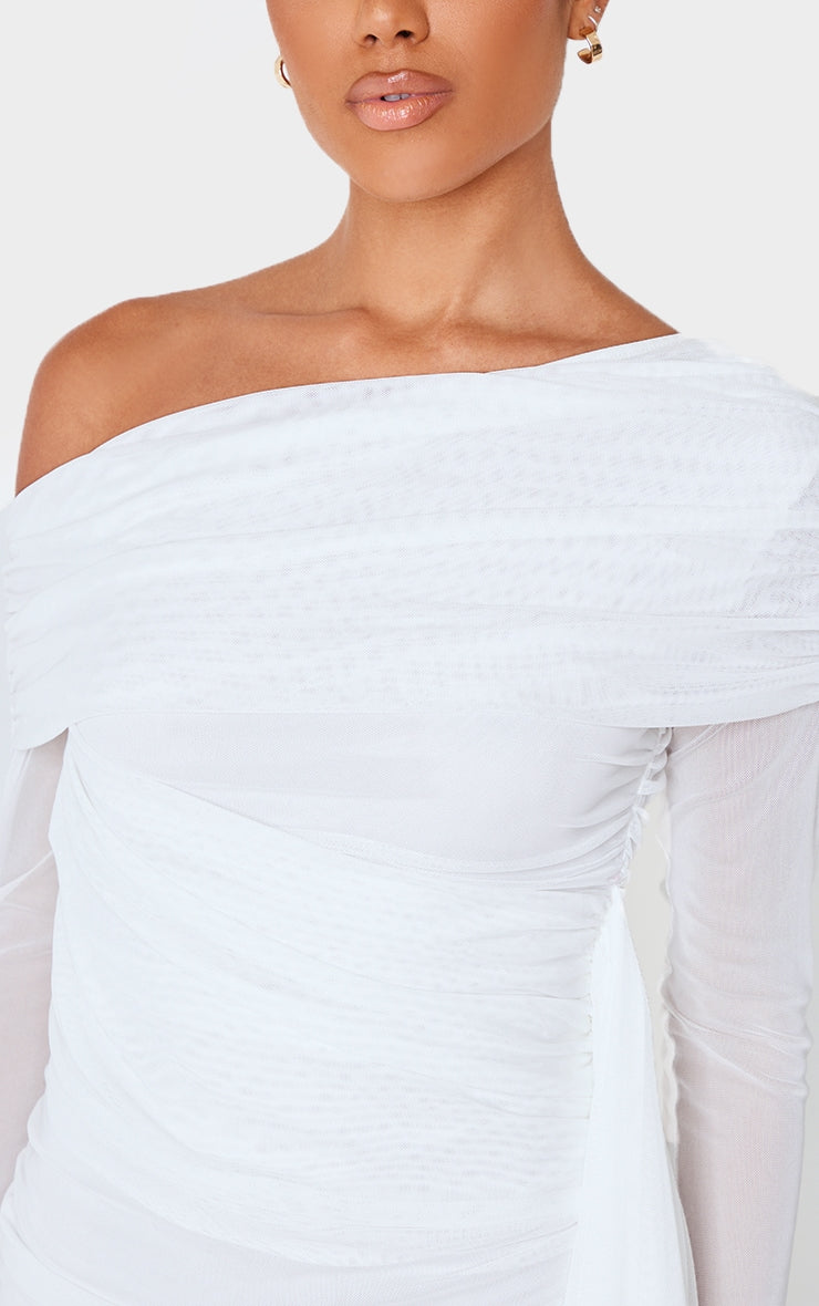 https://cdn-img.prettylittlething.com/c/4/2/b/c42bc81eaf5306e22a3cf0d81f1bb0a51a79706e_cnl4475_4.jpg