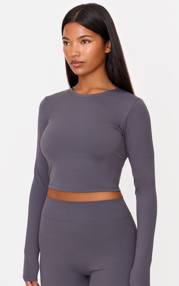 https://cdn-img.prettylittlething.com/c/7/2/6/c726cd11aecc976b3612daeb1e8c24cd2f40c77d_cnl6903_4.jpg