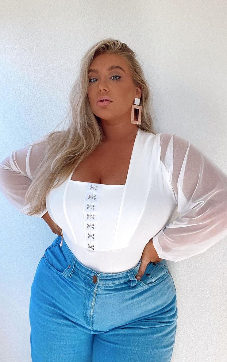 https://cdn-img.prettylittlething.com/c/9/5/a/c95a709b5a8a0a7f094a589b2521122bc6110ba5_CME0983_1.jpg