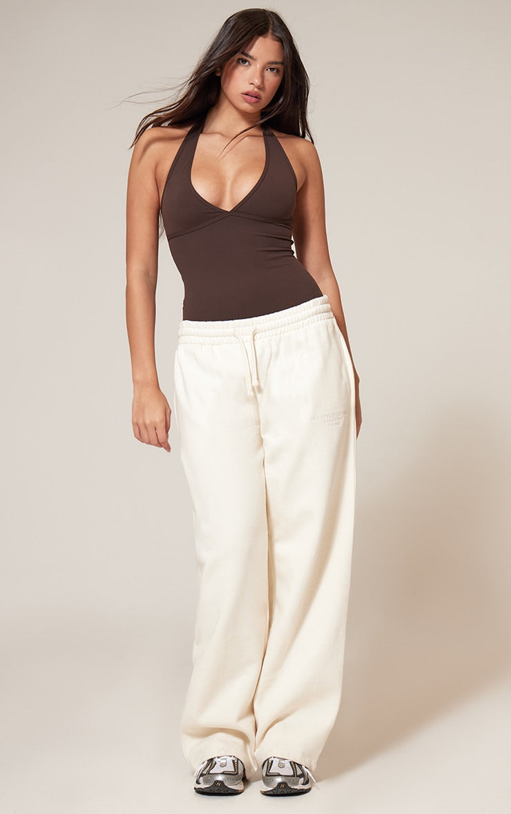 https://cdn-img.prettylittlething.com/d/3/3/e/d33eb5bbb5c4ffc7f5d757a1a119aa048b8dcbf7_cnk1257_3.jpg