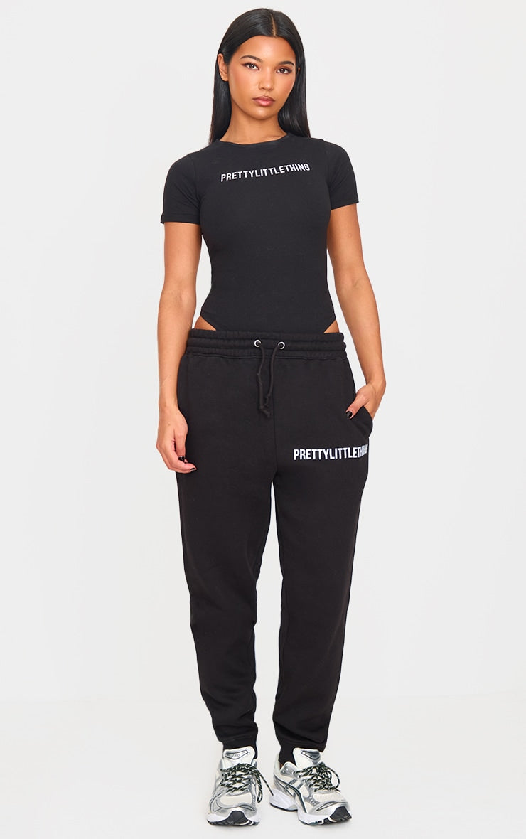 https://cdn-img.prettylittlething.com/d/5/7/4/d574f4876d88524101b1e4d4db3f5376cd06b9af_cnf2362_3.jpg
