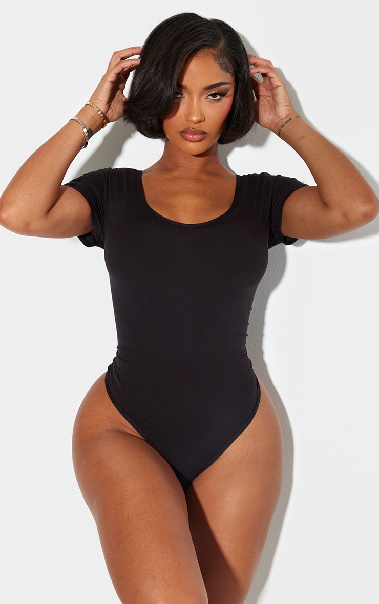 https://cdn-img.prettylittlething.com/d/d/d/e/dddebe24c07a99c5f61a419f367e9821e13e6a0b_cni3060_1.jpg