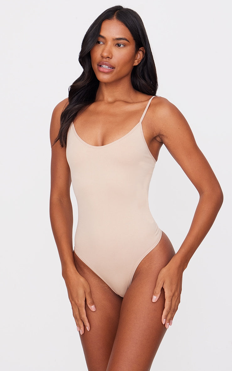 https://cdn-img.prettylittlething.com/e/3/5/a/e35a363babe446251820b56607b87ddb12466d0b_cna3124_1.jpg