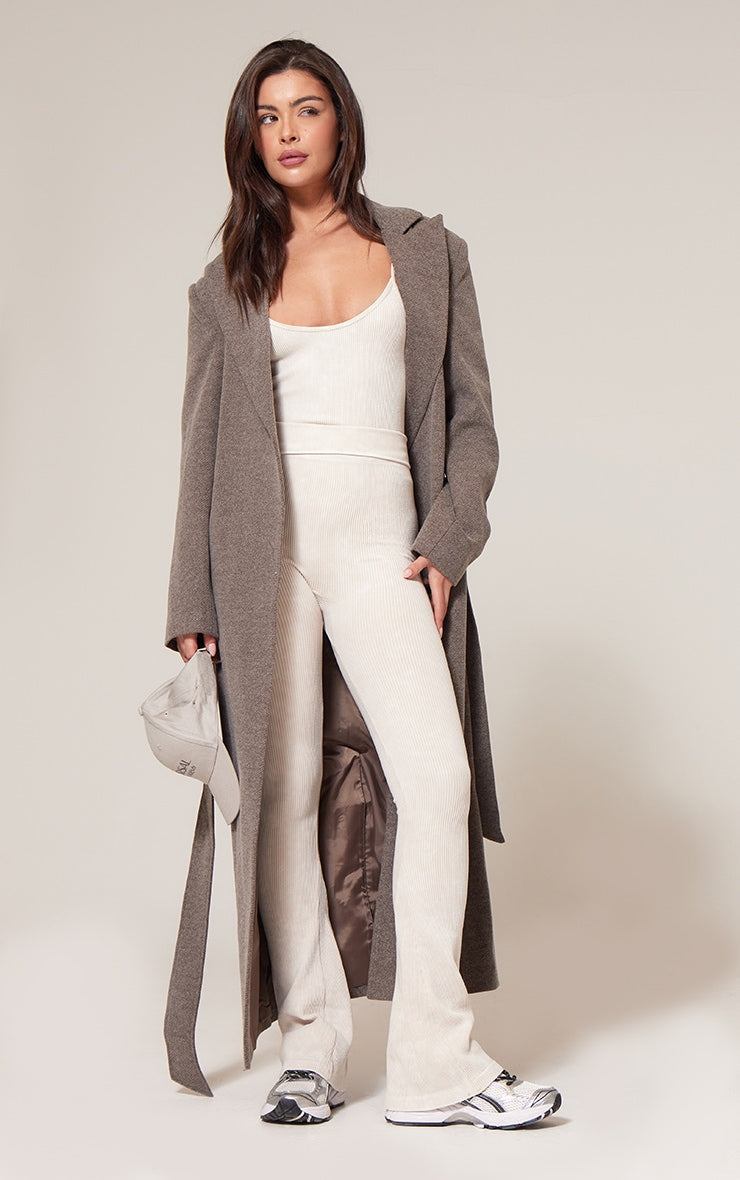 https://cdn-img.prettylittlething.com/e/b/d/a/ebda4ed00a986024ed32cb9e93c0b665591e3a88_cnk2036_3.jpg