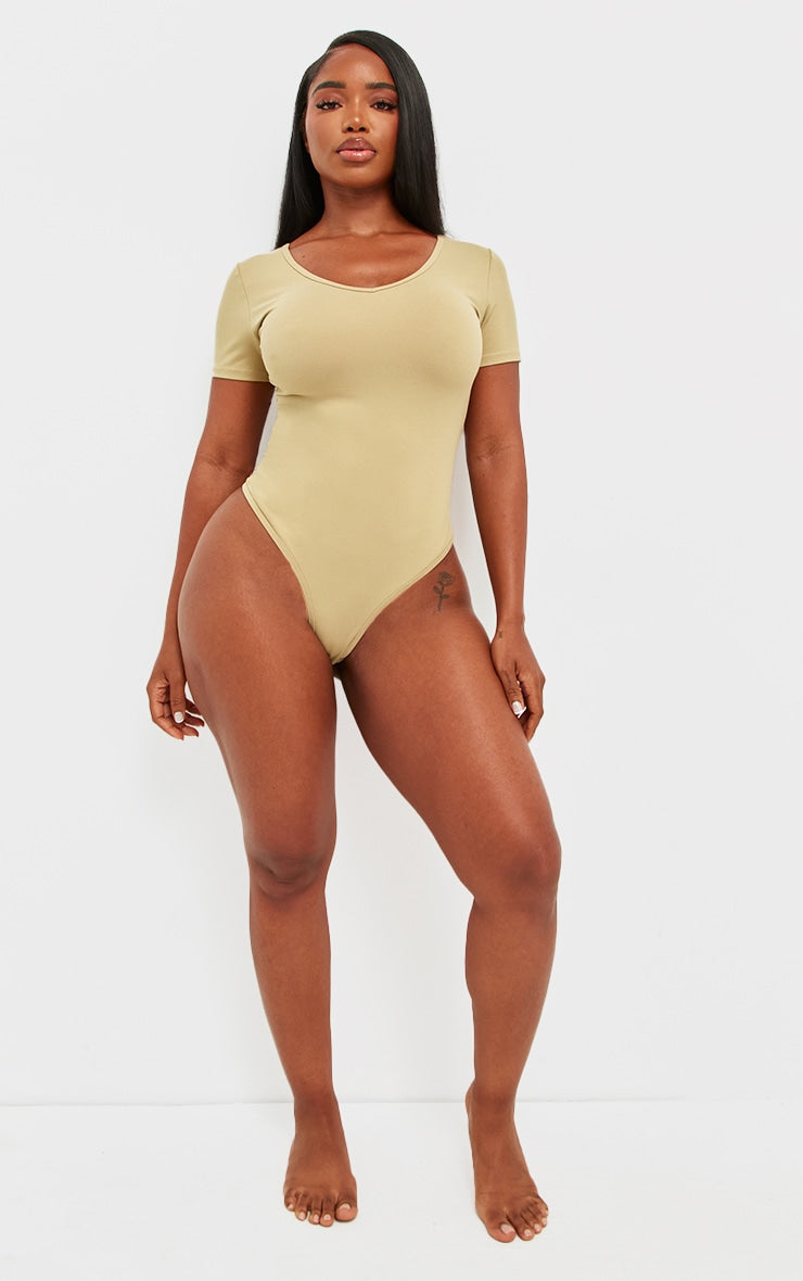 https://cdn-img.prettylittlething.com/f/e/8/2/fe822c7b469b27f24e66752d512f7aa025b09270_cnj7651_1.jpg