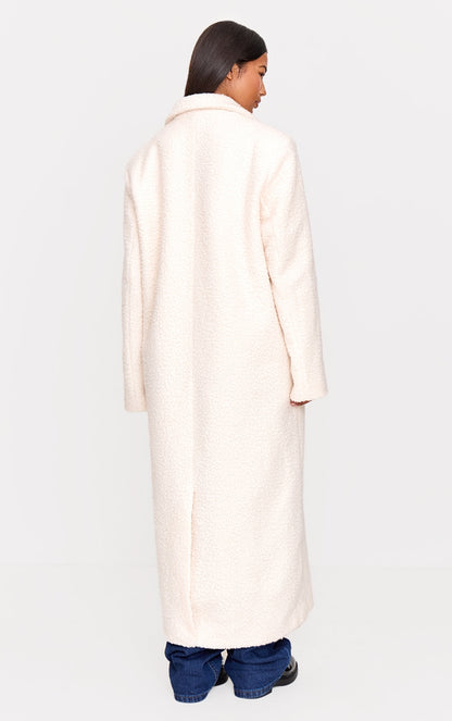 https://cdn-img.prettylittlething.com/0/8/f/d/08fd4d3c38d2a39df0589f3aba7fd0f1356215cb_cnj9059_2.jpg