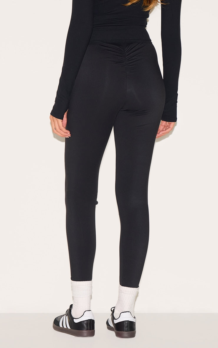 https://cdn-img.prettylittlething.com/0/b/2/4/0b2469bd5804c60a3282fea4526a6ebe49ad1170_cmz3957_3.jpg
