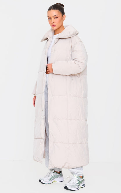 https://cdn-img.prettylittlething.com/1/0/5/c/105c1239bfb721701e9e40bf70a167d45a11f7b7_cnf7613_3.jpg