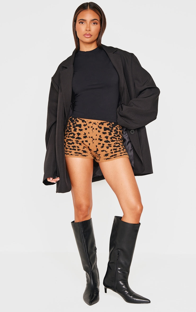https://cdn-img.prettylittlething.com/1/2/a/0/12a04c3fbe38d9435010840c902d47d83fd2b617_cnk3571_1.jpg