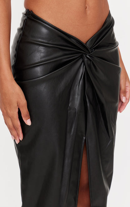 https://cdn-img.prettylittlething.com/1/5/0/5/15056f7c6ac1391d8bfdb22de0c00cfaef2c1053_cmt6329_4.jpg