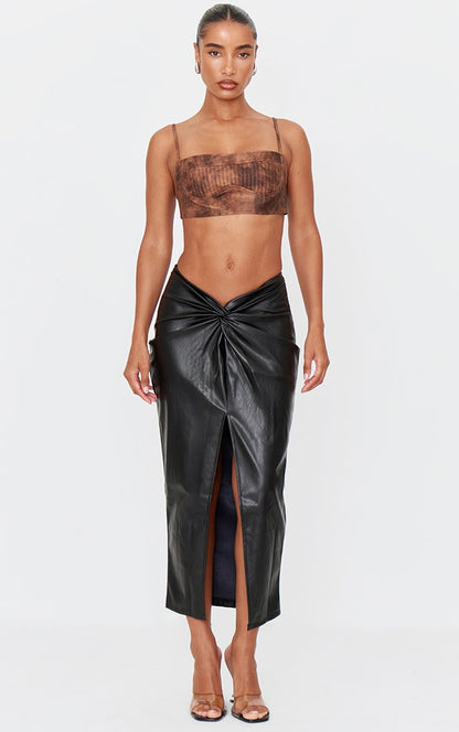 https://cdn-img.prettylittlething.com/1/6/0/9/1609c6bf1758f8155c2c6f90235fb77c95672376_cmt6329_1.jpg