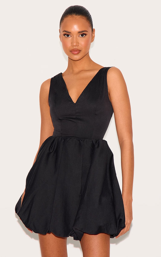 https://cdn-img.prettylittlething.com/1/6/9/3/1693656d0adc8fa9567f2dbded2747996bd210ca_cnk1232_1.jpg