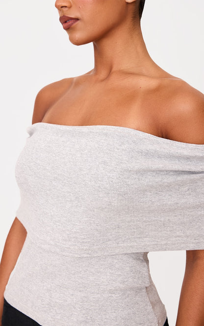 https://cdn-img.prettylittlething.com/1/6/b/a/16ba81cd735b4333b6f211fdf157cbf7f2943c78_cnl8095_4.jpg
