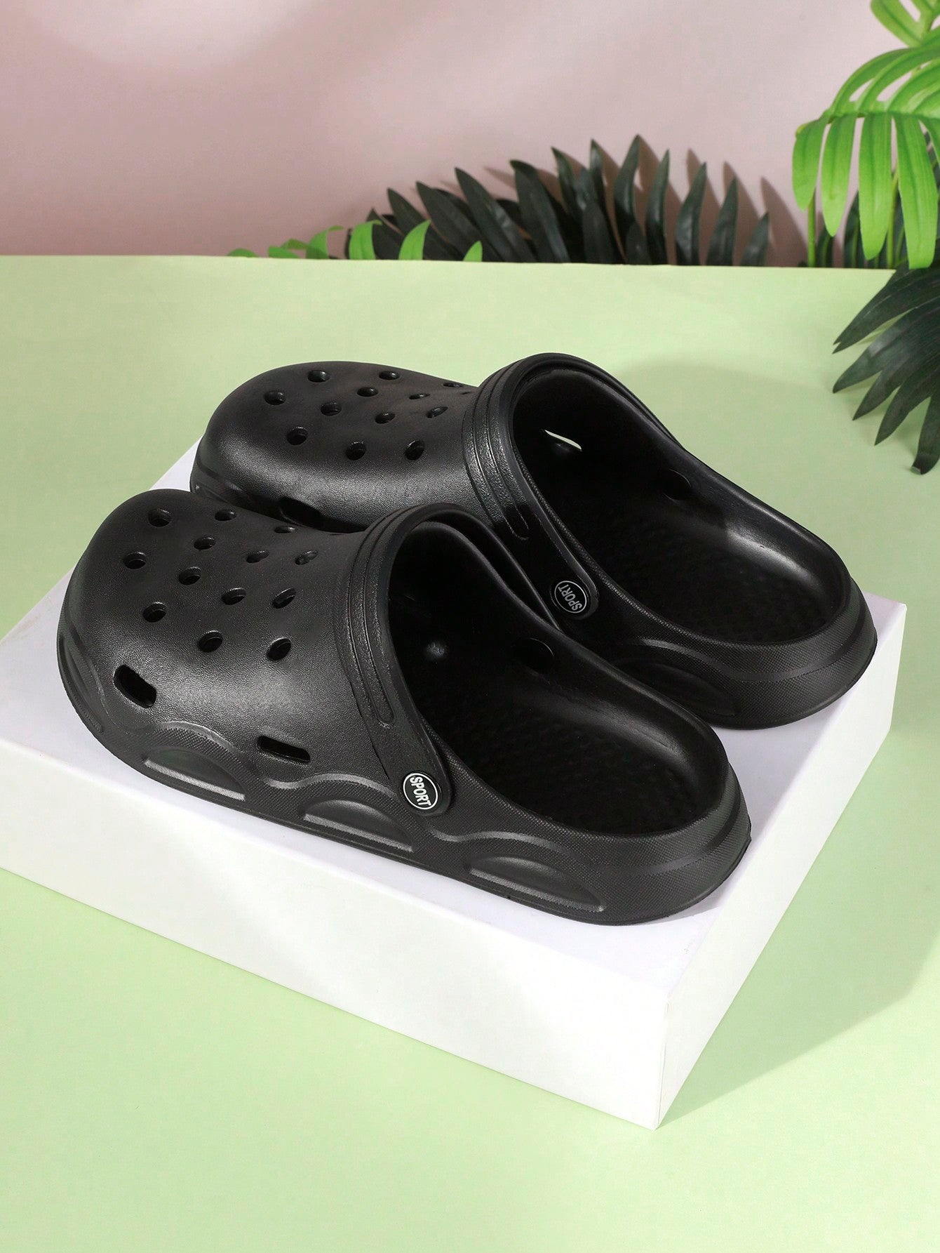 Summer New Hollow Out Shoes For Outdoor Wear