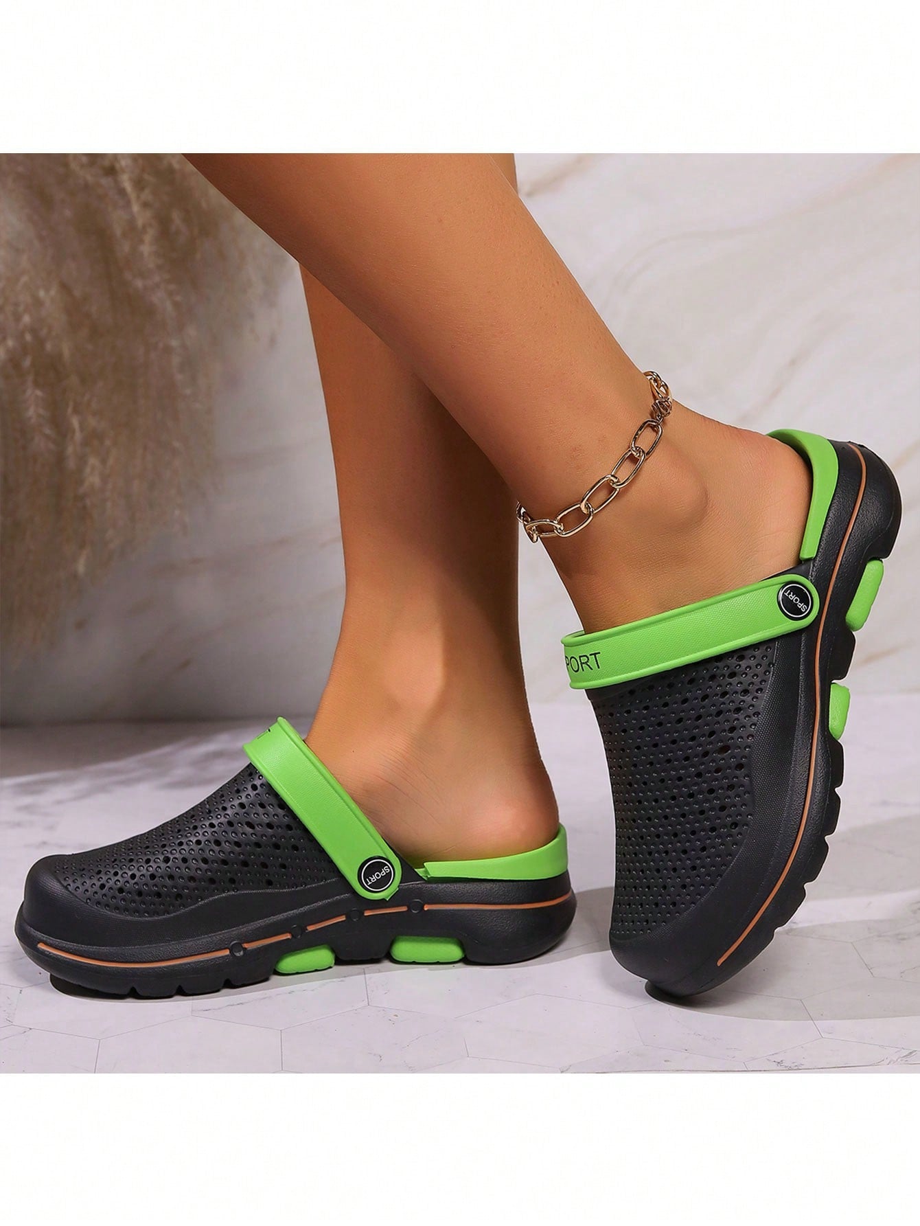 Women's Hollow-Out Breathable Thickened Soft Bottom Beach Shoes, Slip-Resistant Casual Sandals For Summer