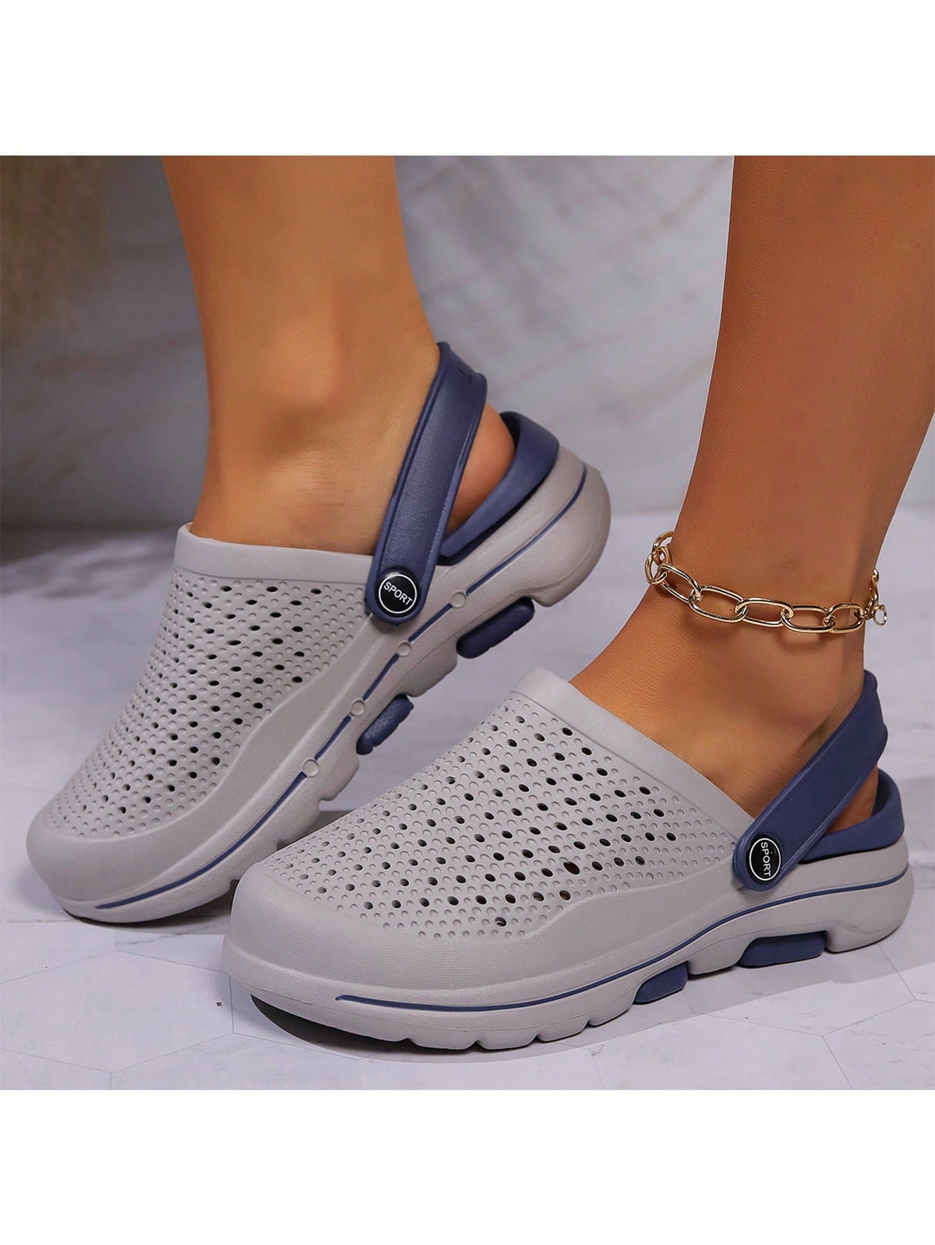 Women's Hollow-Out Breathable Thickened Soft Bottom Beach Shoes, Slip-Resistant Casual Sandals For Summer