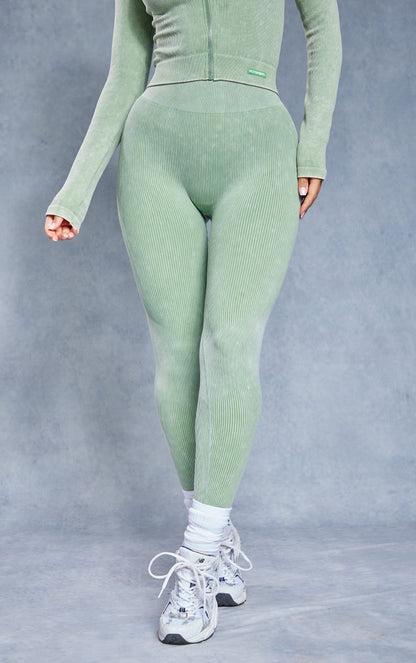 https://cdn-img.prettylittlething.com/2/e/e/7/2ee7a1aaa75933ac58d3b1a6d53a7c8dd4de0546_cmv7811_2.jpg