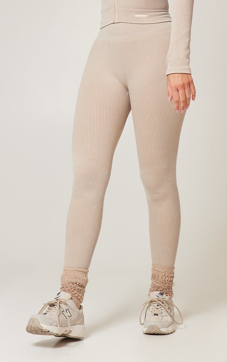 https://cdn-img.prettylittlething.com/3/2/0/1/32019f8869f2652b17a451bd21e35ec68d9f665a_cmr6006_2.jpg