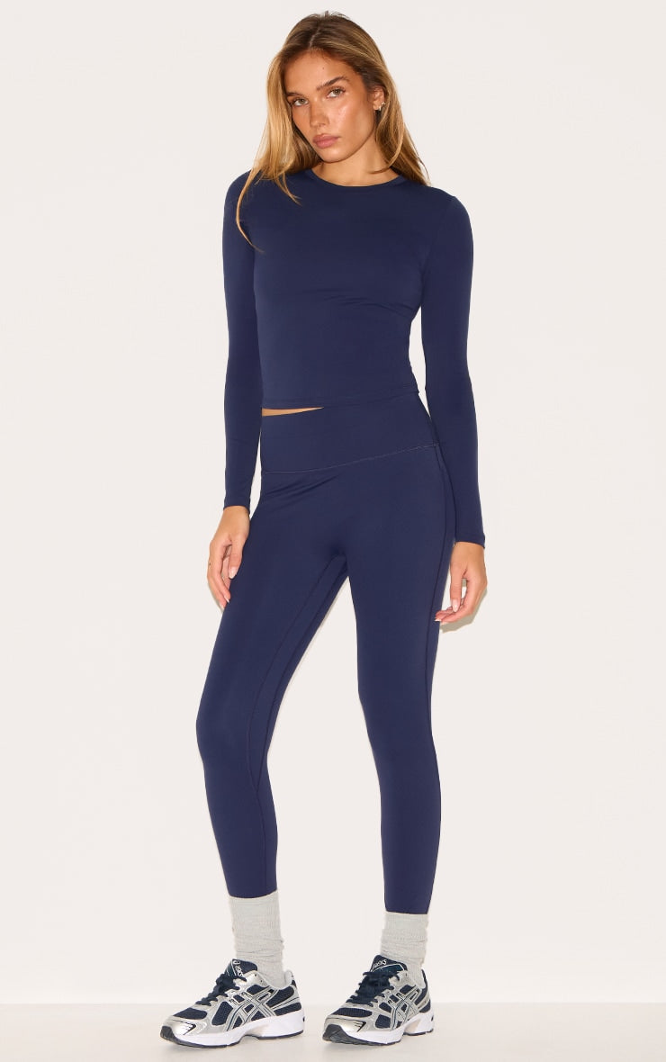 https://cdn-img.prettylittlething.com/4/0/5/0/4050d04cfff24ccf00dae0ea952ec0388848a44c_cnl5106_1.jpg
