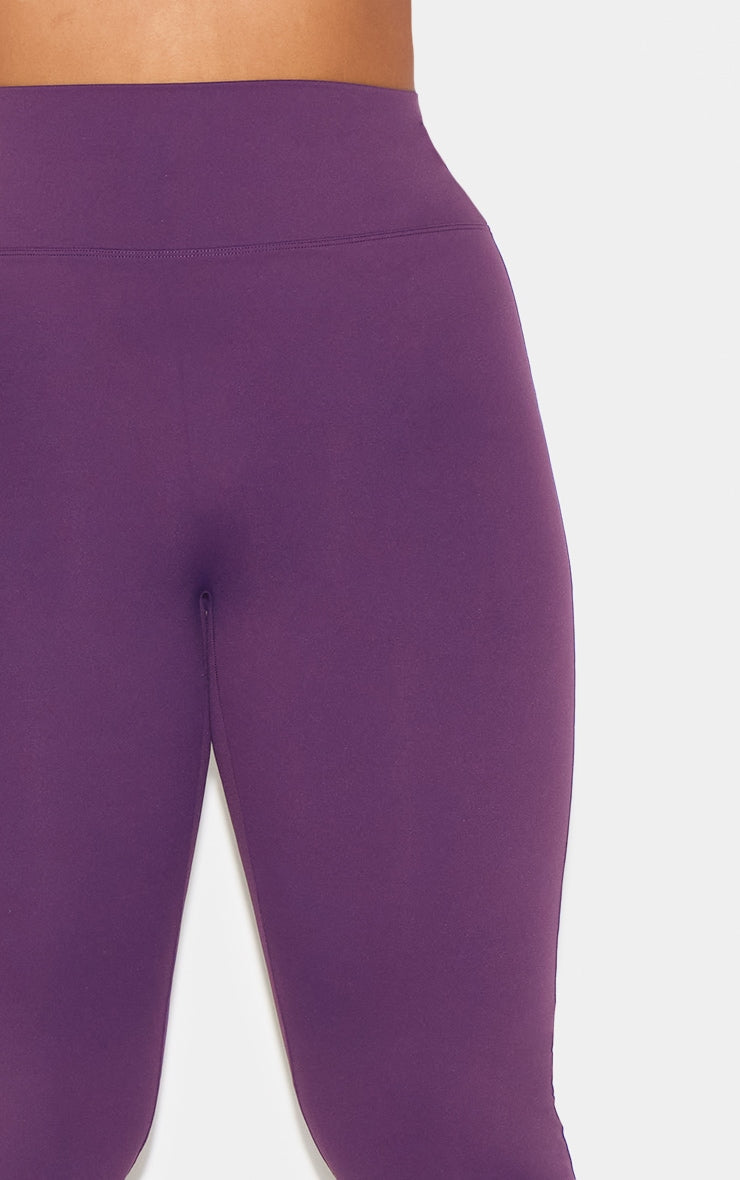 https://cdn-img.prettylittlething.com/4/4/c/7/44c7f648017745584426aa0726d5beec2285ff29_CNL7810_9_dark_plum_sculpt_super_high_waist_leggings.jpg